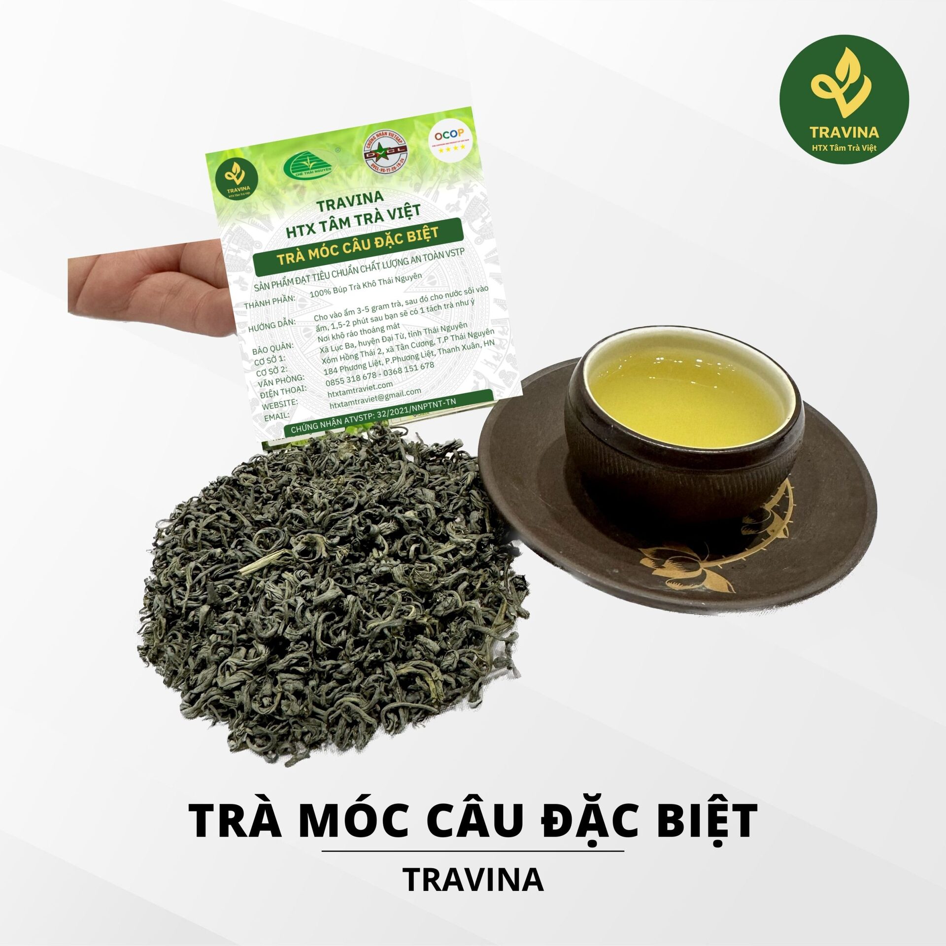 Cánh Trà Móc Câu Đặc Biệt và chén nước xanh ánh kim