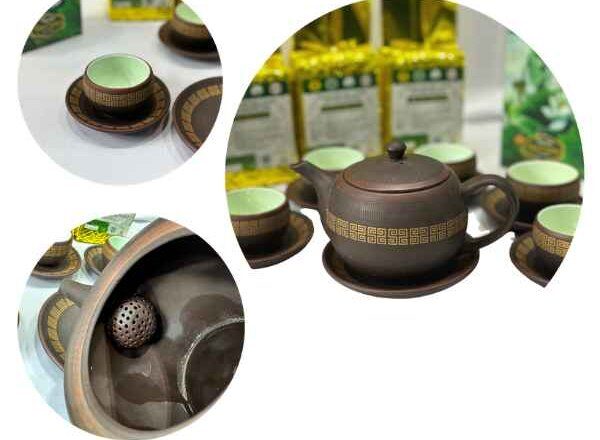 Bộ ấm Lục Ẩm Kim Liên - Bộ ấm chén Bát Tràng cao cấp – HTX Tâm Trà Việt Chi tiết ấm và chén Lục Ấm Kim Liên