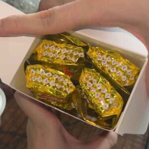 Hộp Trà Vạn Phúc – HTX Tâm Trà Việt – Trà Thái Nguyên chuẩn VietGap – túi hút chân không màu vàng