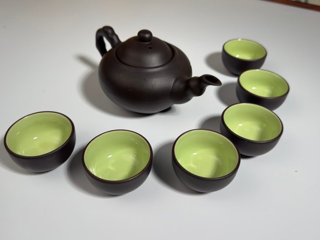 Bộ ấm chén pha trà
