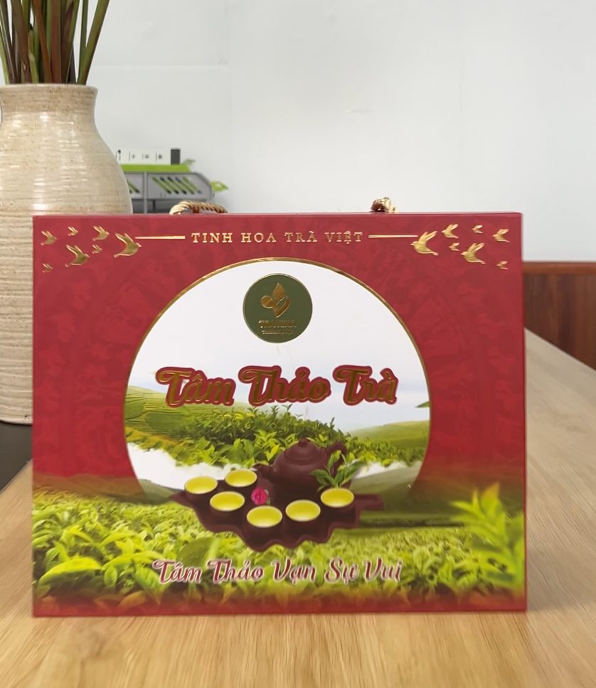 Mở quầy trà cao cấp trong shop quà, cửa hàng đặc sản: 4 bước từ chọn mã đến tư vấn khách Hộp quà trà Thái Nguyên TRAVINA