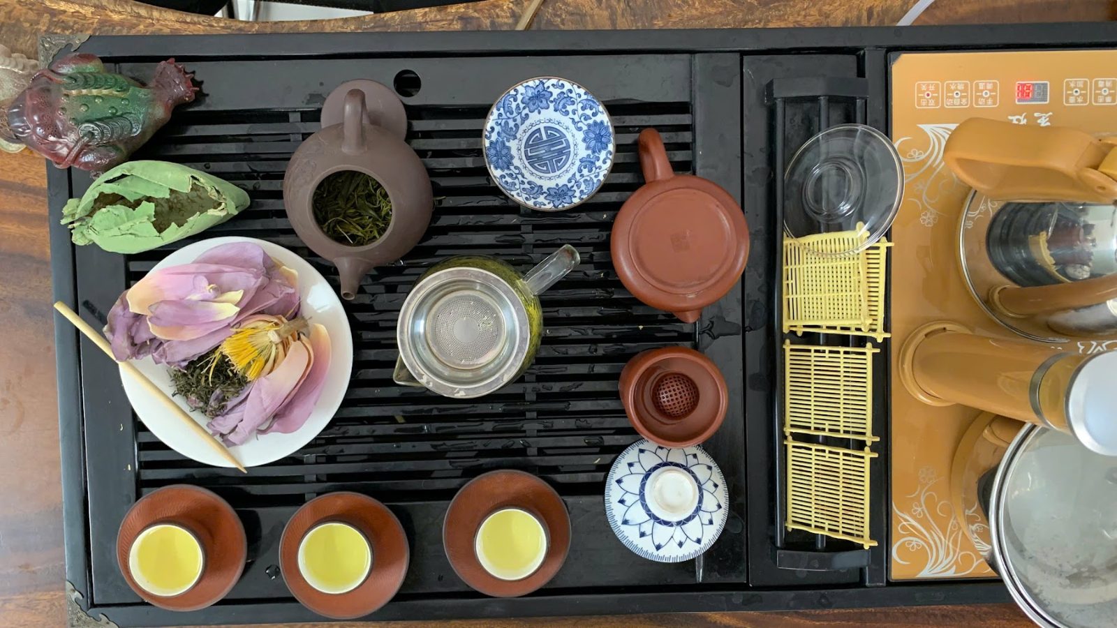 Bộ ấm chén pha trà