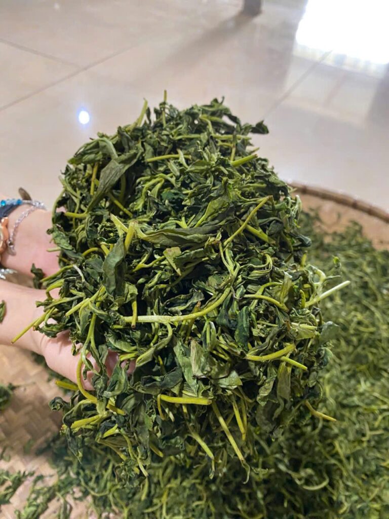 Đưa trà vào công thức bánh: bếp và nhà cung cấp cần chốt những gì Chè búp tươi vừa hái