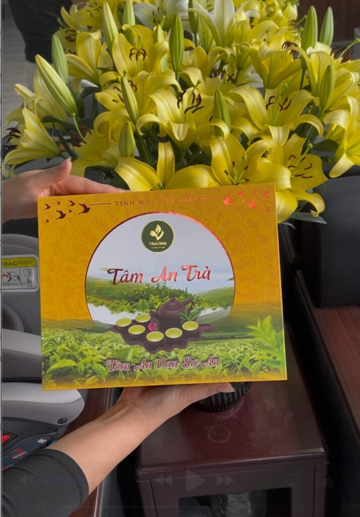 Quà Tết công đoàn cho nhà máy: món quà duy nhất được mở ra cạnh nhau Hộp quà trà Thái Nguyên TRAVINA