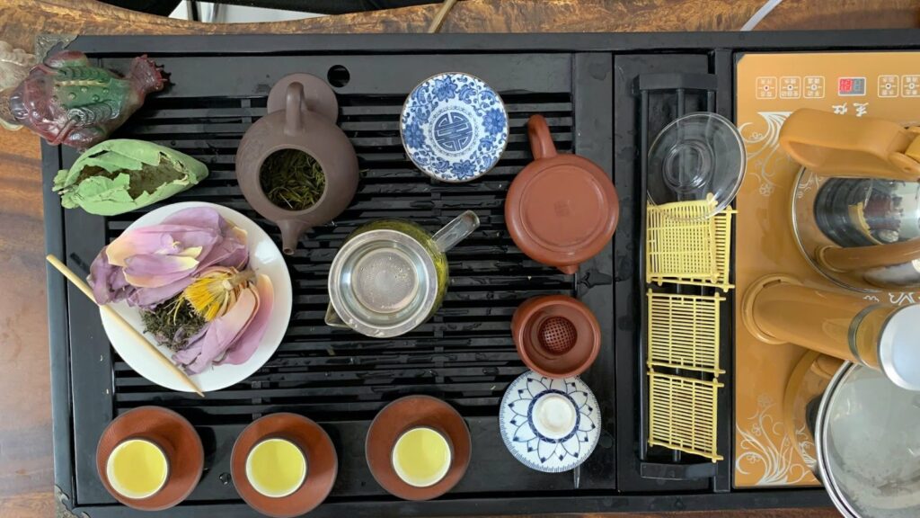 Năm lỗi pha khiến khách chê trà ở quán Bộ ấm chén pha trà
