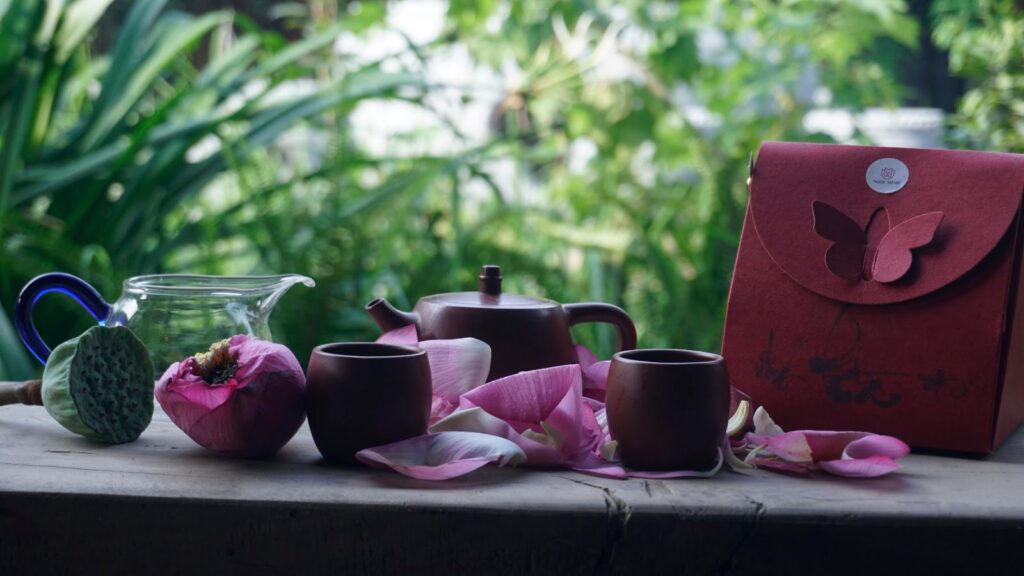 Bảng phân hạng trà xanh: dùng khi nhập hàng và khi bán lại Ấm chén tử sa bên cánh sen hồng
