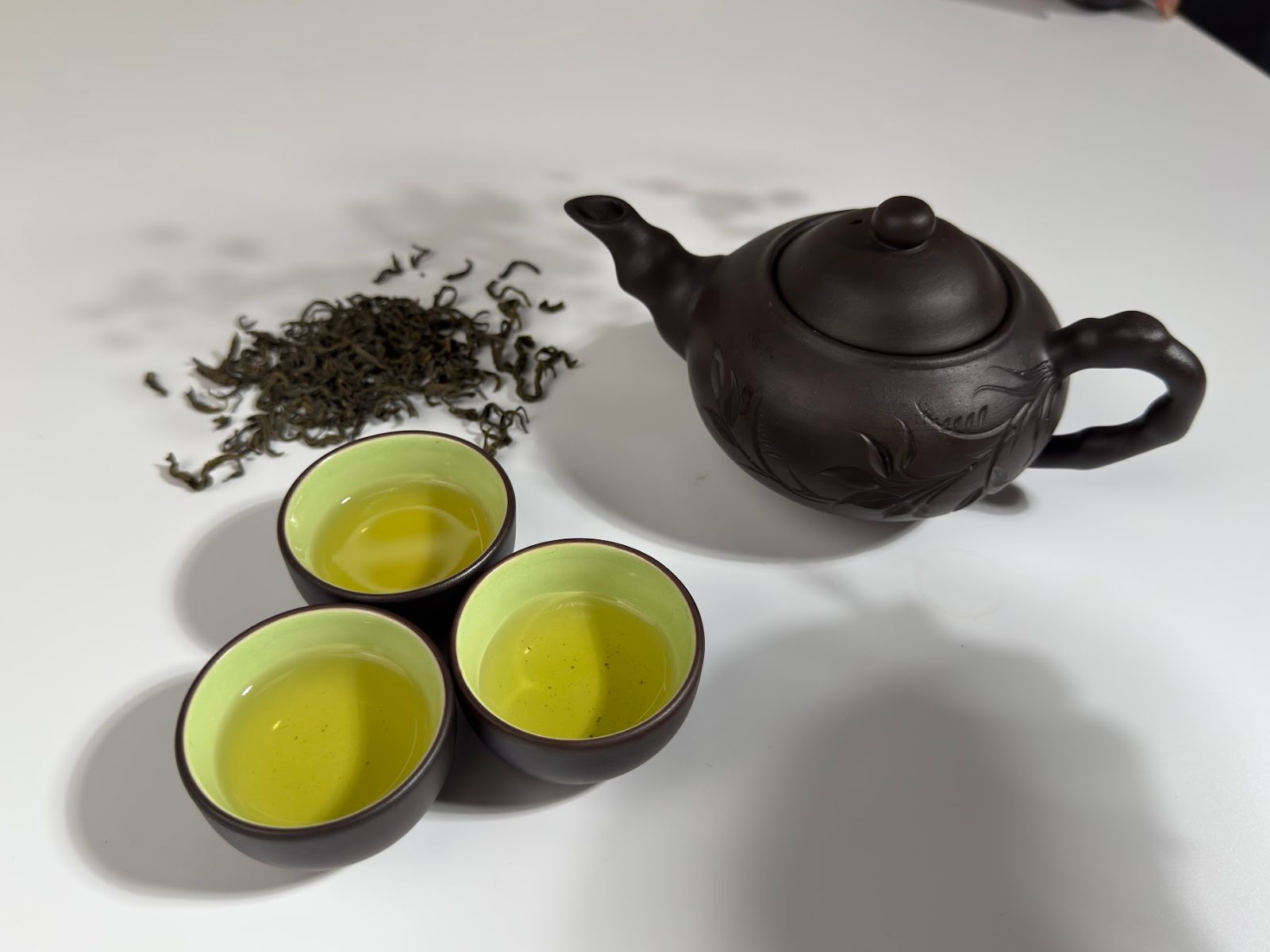 Pha mẫu cho khách sỉ: cách thử trà đúng chuẩn Bộ ấm chén pha trà