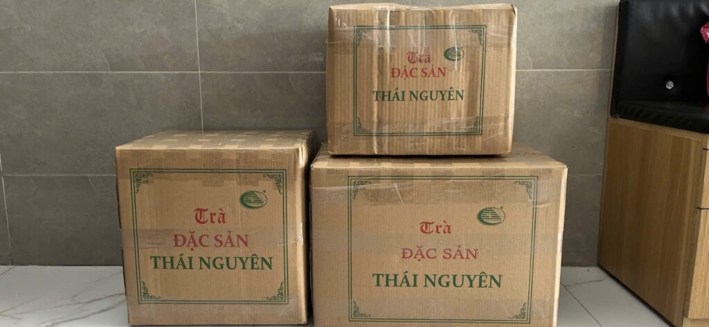 Trà Thái Nguyên sỉ tại Đồng Tháp mới: trà đá quán cơm, cà phê võng, tạp hoá chợ và đám giỗ miền Tây Trà đóng gói và thùng hàng chờ giao
