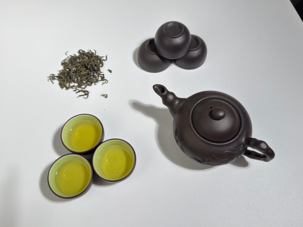 Bộ ấm chén pha trà