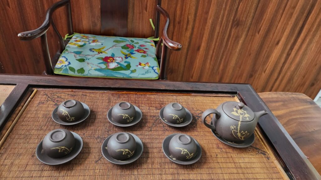 Trà Thái Nguyên cho du thuyền vịnh Lan Hạ, khách sạn Cát Bà và resort Đồ Sơn: chọn trà cho khách lưu trú Bộ ấm chén pha trà