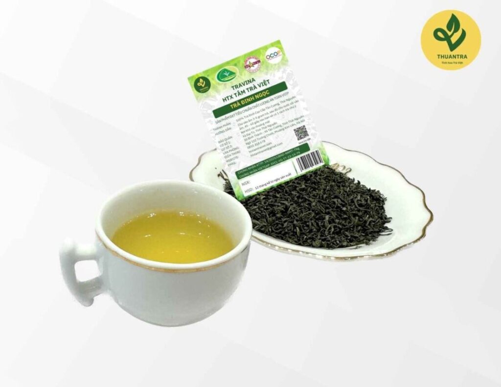 Nhập trà Việt cho cửa hàng Việt, châu Á ở nước ngoài: chọn dòng, quy cách và giấy tờ Trà Đinh Ngọc – HTX Tâm Trà Việt – Chuẩn VietGap – chén trà đã pha