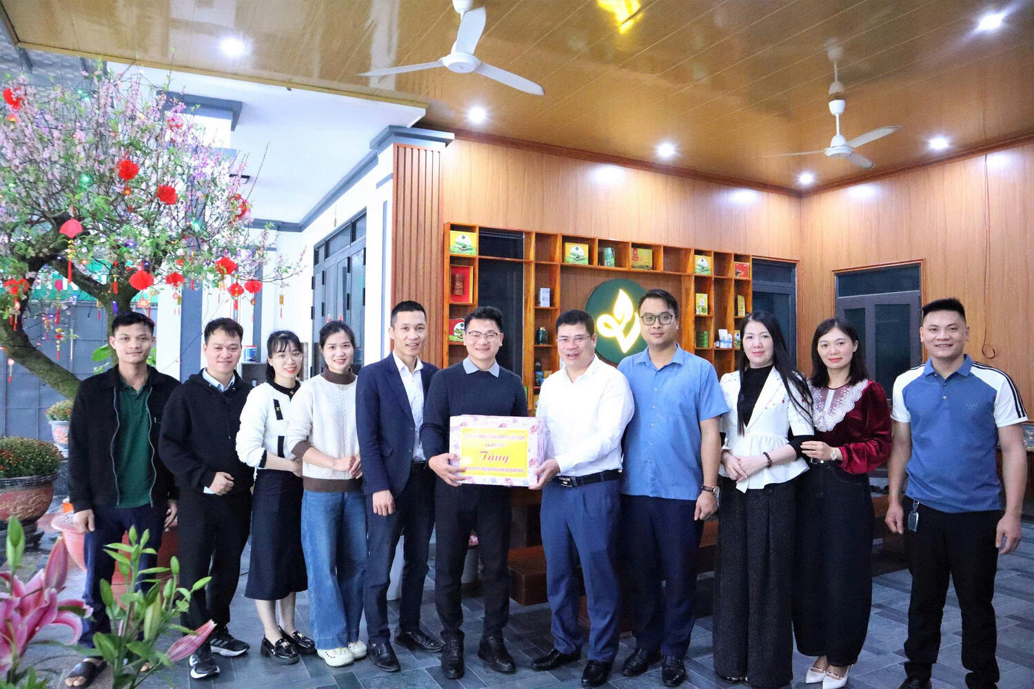 Giới thiệu Ban lãnh đạo HTX Tâm Trà Việt (TRAVINA) tại showroom ở Đại Từ, Thái Nguyên