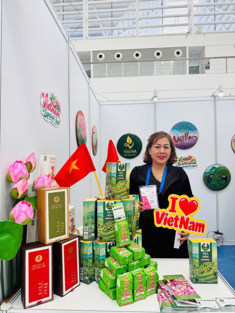 Kệ trà TRAVINA tại gian Liên minh HTX Việt Nam ở Thiên Tân