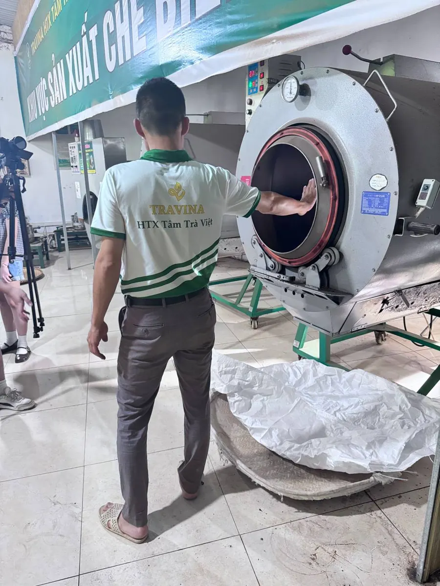 Giữ hàng cao cấp tại điểm bán: tủ để ở đâu, hộp mở bao lâu, kiểm thế nào Mở cửa máy sao chè lồng quay – TRAVINA HTX Tâm Trà Việt