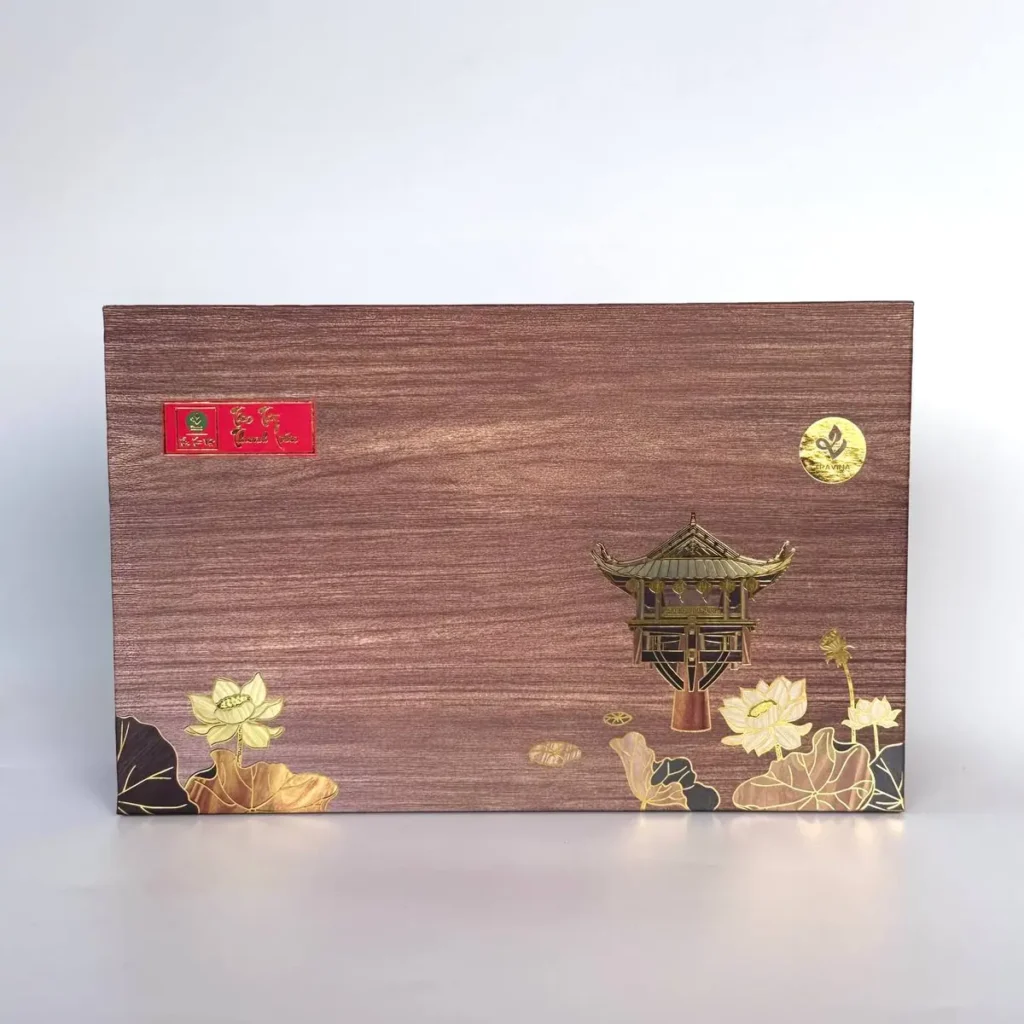 Quà Tết doanh nghiệp Hải Phòng cho khu công nghiệp, in logo hộp trà thế nào? Set quà Tâm Trà Thanh Liên hộp gỗ, mức quà cho đối tác